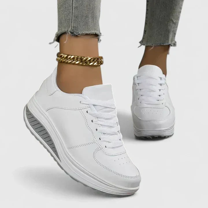 NATALIA | Sneakersy na lekkiej koturnie